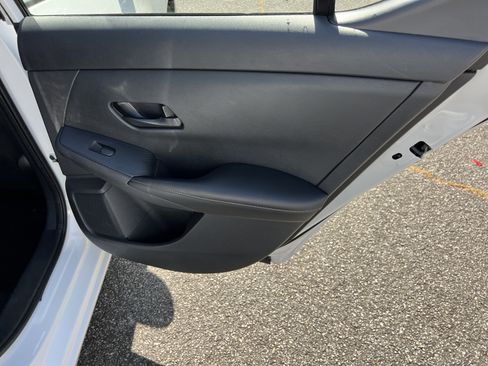 Used 2024 Nissan Sentra SV image 16