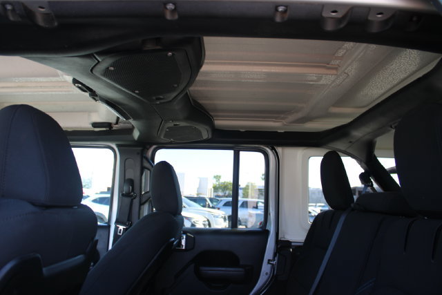 Used 2024 Jeep Wrangler Unlimited Rubicon 4xe AWD/4WD image 31