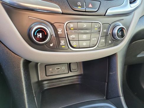 Used 2024 Chevrolet Equinox LT image 23
