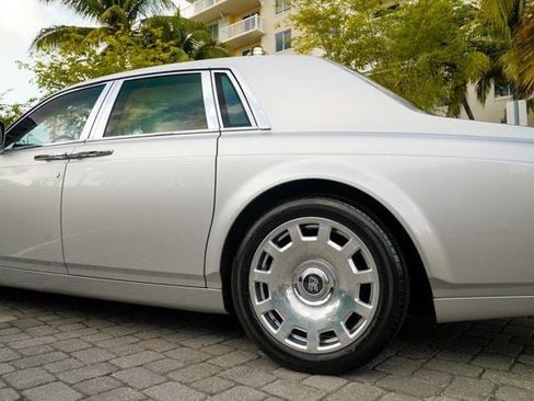 Used 2013 Rolls-Royce Phantom Sedan image 19