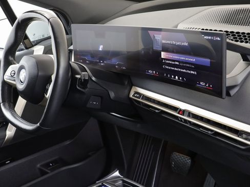 Used 2025 BMW iX xDrive50 image 23