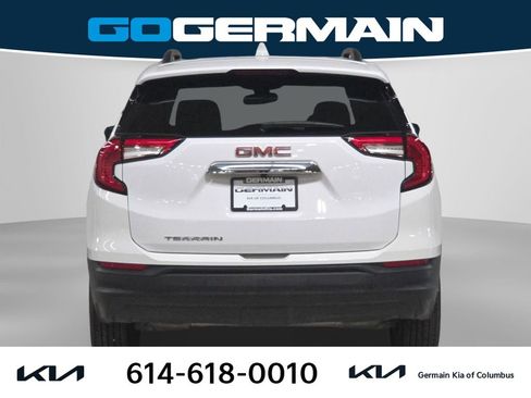 Used 2023 GMC Terrain SLE w/ Driver Convenience Package image 10