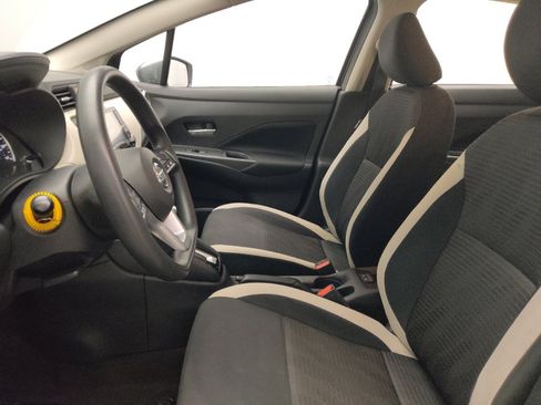 Used 2021 Nissan Versa SV FWD image 17