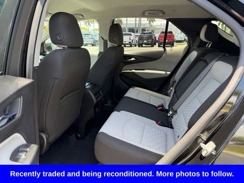 Used 2021 Chevrolet Equinox LS w/ LS Convenience Package FWD image 12