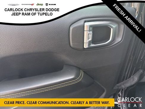 Used 2025 Jeep Wrangler Sahara image 28