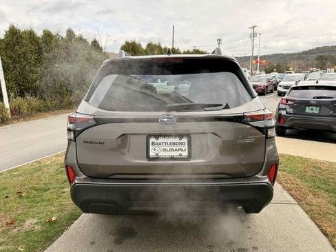 New 2025 Subaru Forester Premium image 5