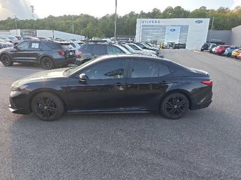 Used 2026 Toyota Camry Hybrid w/ Convenience Package FWD image 5