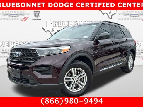 Used 2023 Ford Explorer XLT image 1