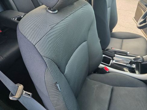 Used 2017 Honda Accord LX image 17
