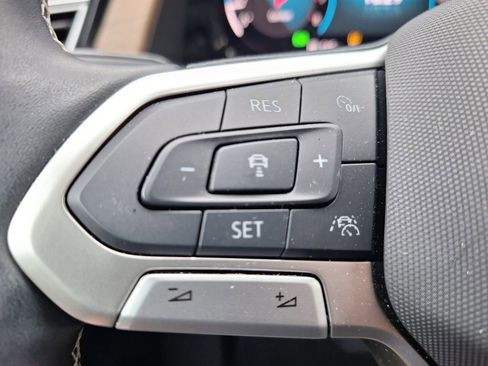 New 2025 Volkswagen Atlas SE image 12