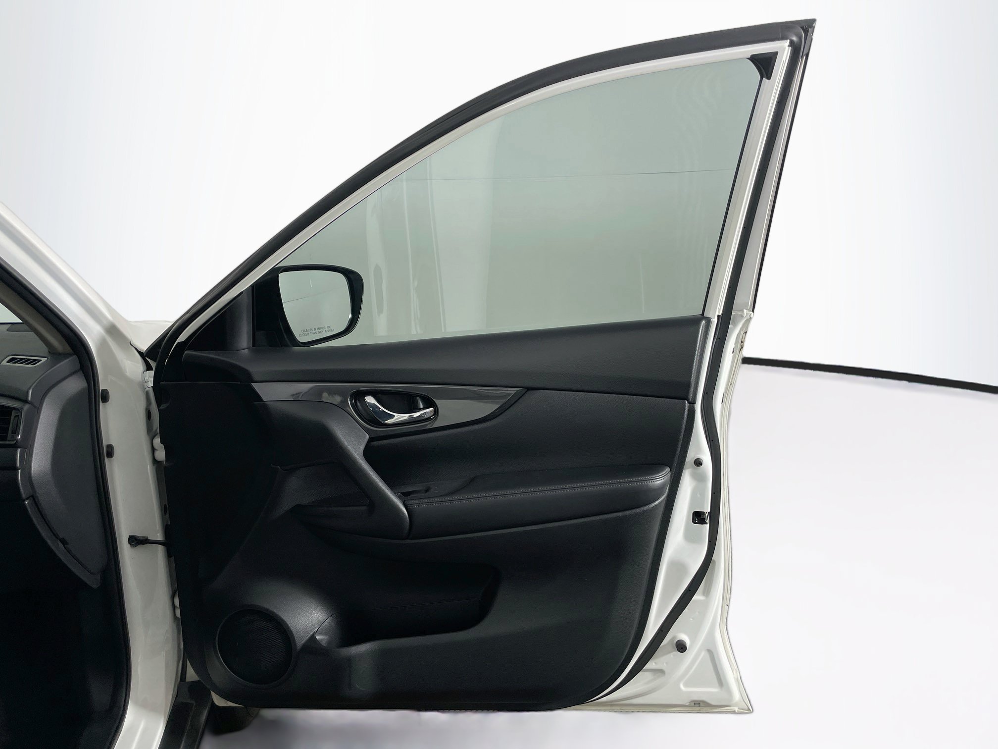 Used 2017 Nissan Rogue S FWD image 30