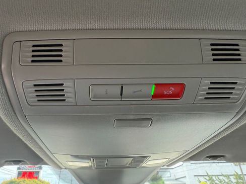 Used 2024 Volkswagen Tiguan Wolfsburg Edition image 23