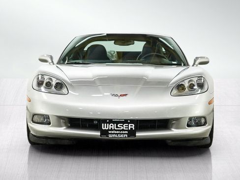 Used 2005 Chevrolet Corvette Coupe w/ Preferred Equipment Group RWD image 8