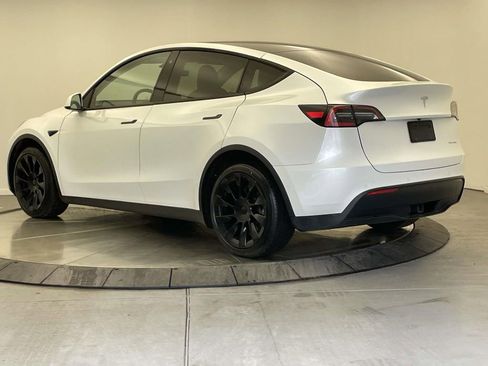 Used 2020 Tesla Model Y Long Range image 3