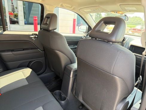Used 2009 Jeep Compass Sport AWD/4WD image 22