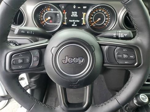 New 2023 Jeep Gladiator Willys image 16