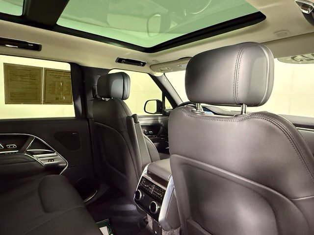 Certified 2025 Land Rover Range Rover Long Wheelbase SE AWD/4WD image 27
