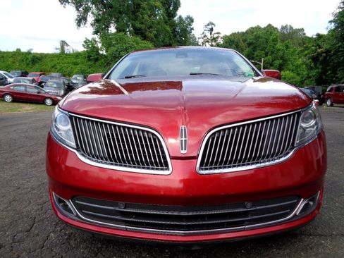 Used 2014 Lincoln MKS image 2