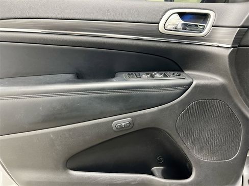 Used 2021 Jeep Grand Cherokee Limited image 22