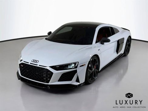 Used 2021 Audi R8 V10 w/ Premium Package RWD image 4