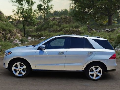 Used 2017 Mercedes-Benz GLE 350 4MATIC image 3