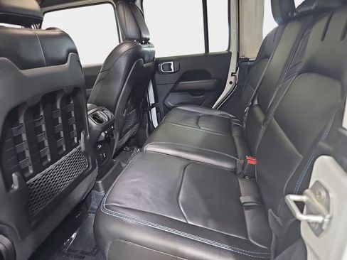 Used 2021 Jeep Wrangler Unlimited Rubicon 4xe w/ Cold Weather Group AWD/4WD image 16