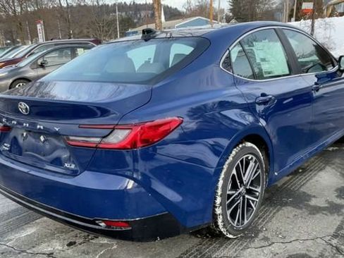 Used 2025 Toyota Camry XLE w/ Premium Package image 8