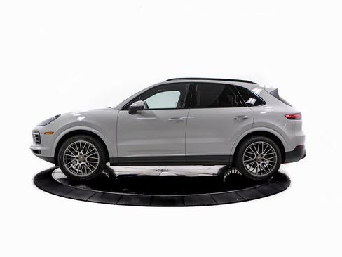 Certified 2023 Porsche Cayenne S Platinum image 2