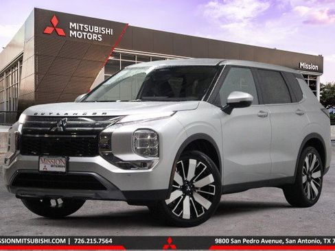 New 2025 Mitsubishi Outlander SE image 1
