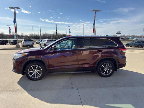 Used 2019 Toyota Highlander XLE image 8