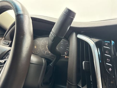 Used 2015 Cadillac Escalade Premium image 30