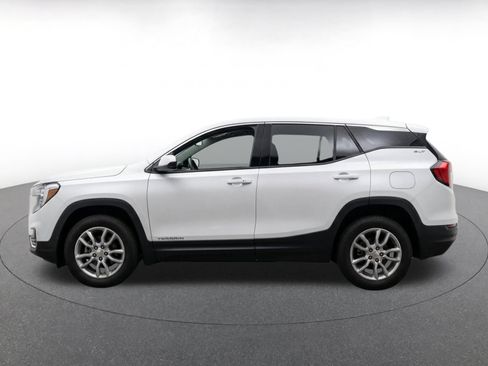 Used 2024 GMC Terrain SLT AWD/4WD image 4