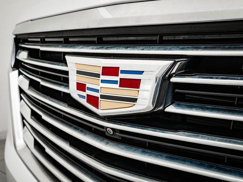 Used 2023 Cadillac Escalade Premium Luxury Platinum image 3