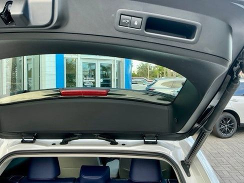 Used 2021 Lexus UX 250h w/ Premium Package image 11