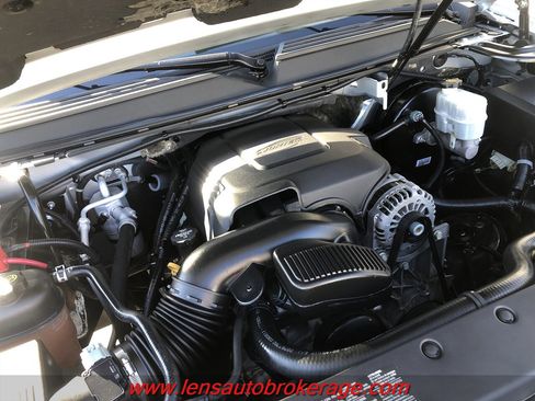 Used 2012 Chevrolet Avalanche LS w/ Convenience Package image 22