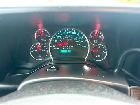 Used 2021 Chevrolet Express 2500 w/ Driver Convenience Package RWD image 21