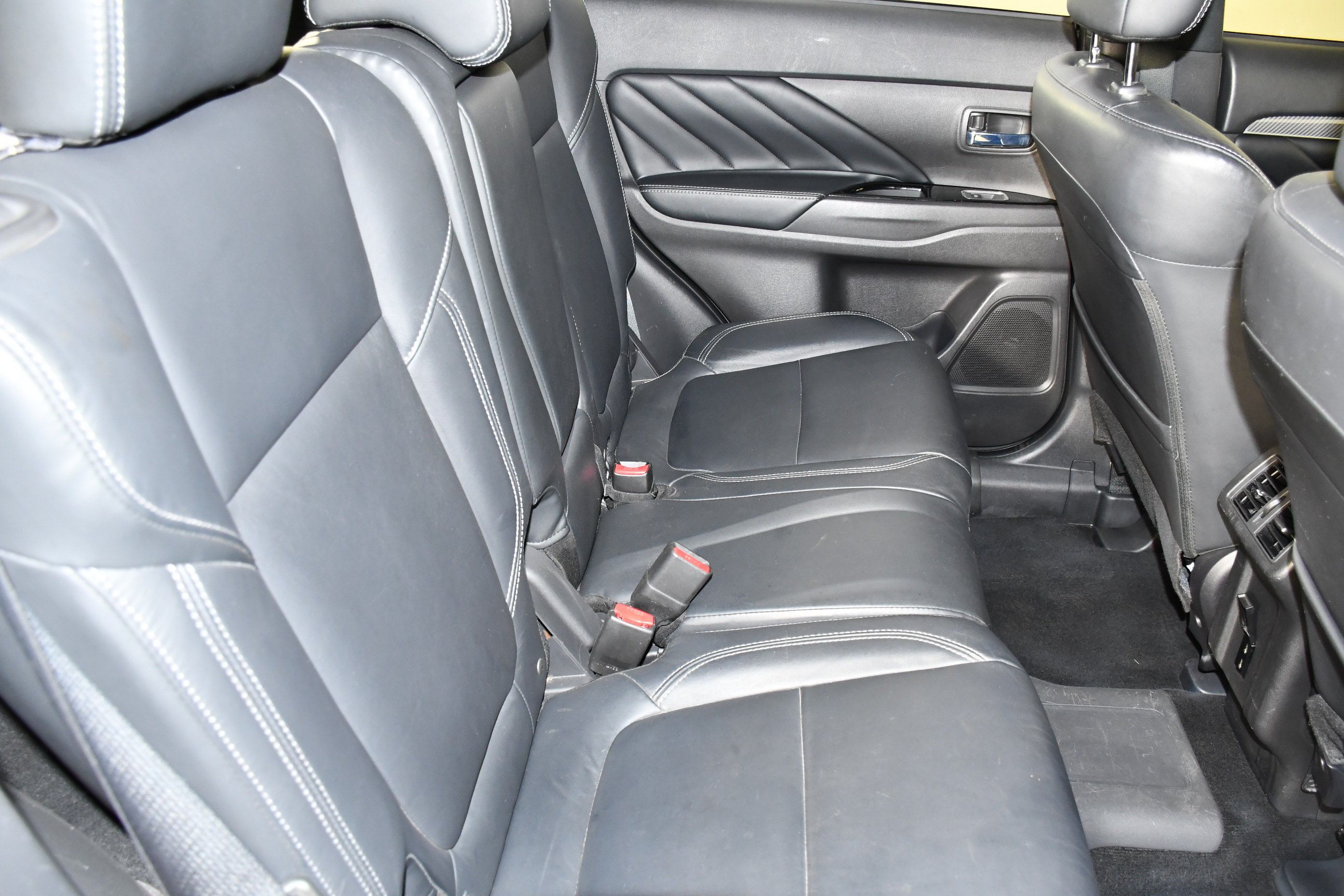 Used 2020 Mitsubishi Outlander SEL AWD/4WD image 46