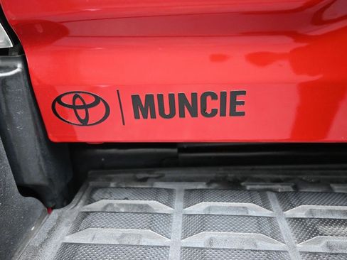 Used 2020 Toyota Tacoma TRD Sport image 39