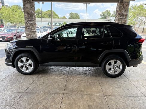 Used 2021 Toyota RAV4 XLE FWD image 9