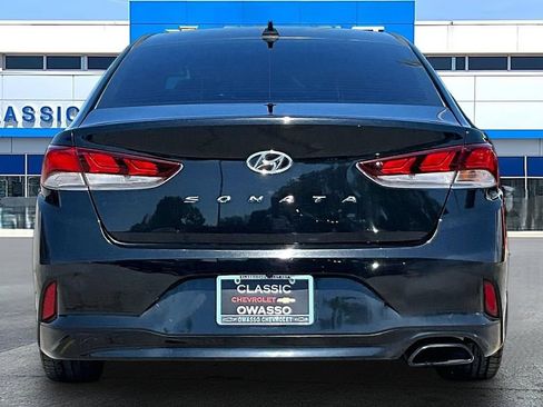 Used 2018 Hyundai Sonata SEL w/ Tech Package 02 FWD image 4