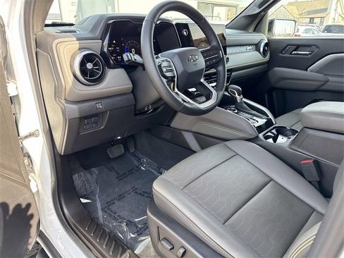 Used 2024 Chevrolet Colorado ZR2 w/ ZR2 Convenience Package III image 11