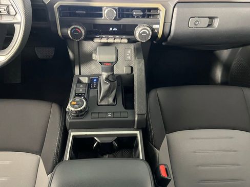 Used 2025 Toyota Tacoma TRD Off-Road image 17