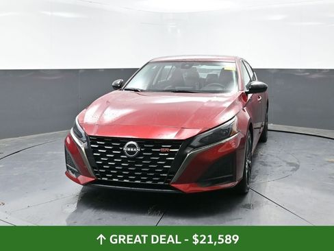 Used 2024 Nissan Altima 2.5 SR image 8