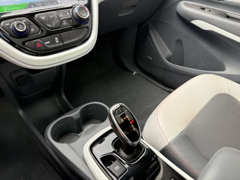 Used 2018 Chevrolet Bolt Premier w/ Driver Confidence II Package FWD image 31