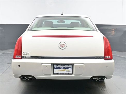 Used 2008 Cadillac DTS w/ Sun And Sound Package image 13