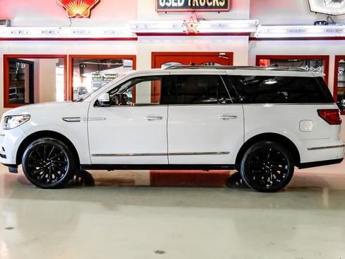 Used 2021 Lincoln Navigator L Reserve image 12
