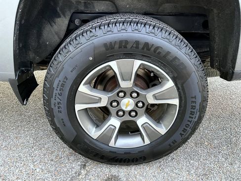 Used 2020 Chevrolet Colorado Z71 AWD/4WD image 24
