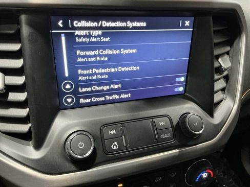 Used 2023 GMC Acadia AT4 w/ Technology Package image 18