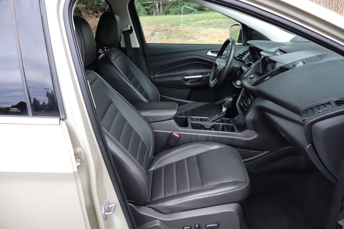 Used 2017 Ford Escape SE w/ SE Leather Comfort Package AWD/4WD image 22