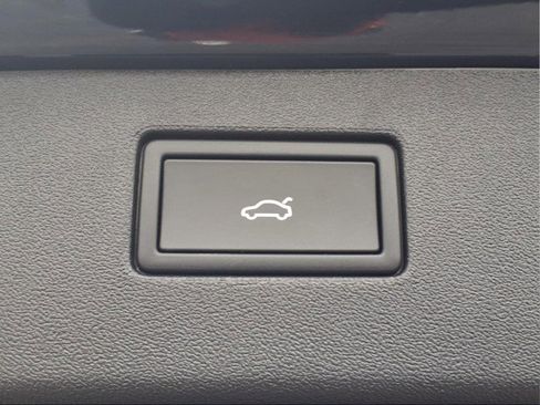 New 2026 Volkswagen Tiguan SE image 11